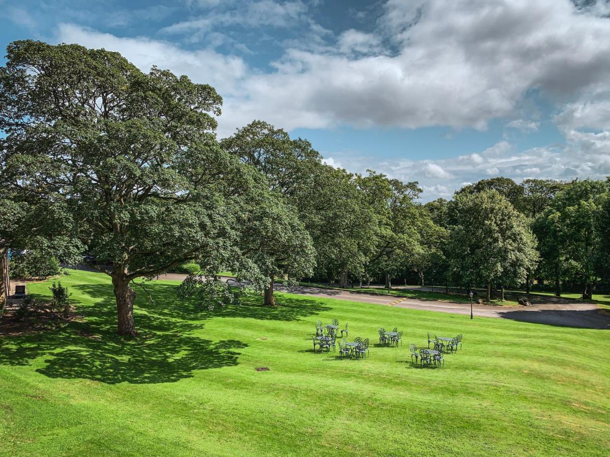 Hollins Hall Hotel, Golf & Country Club Bradford  Exterior foto